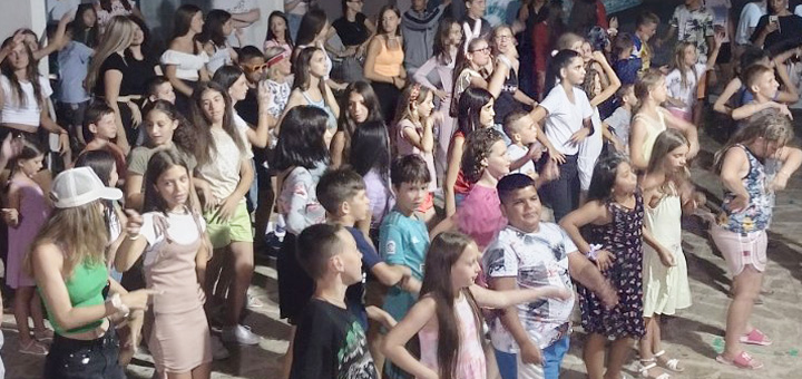 IL-Crveni-krst-more-tri Deca iz Ivanjice dobila besplatno letovanje u Baošićima