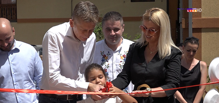il-bambi Ministar Martinović otvorio renovirane prostorije vrtića ''Bambi'' u Guči i darivao laptopove za opštinu (VIDEO)