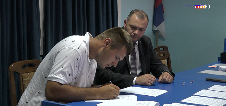 il-potpisivanje-sub Opština Ivanjica izdvojila pet miliona dinara za subvencije poljoprivrednicima (VIDEO)