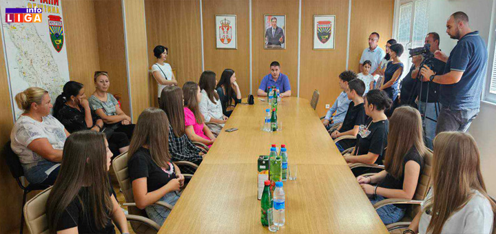 IL-Lucani-prijem-prvaka Svečani prijem i nagrade za najbolje djake u Lučanima