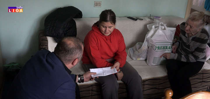 IL-Novcana-sredstva-Lukovici- Mitrović najavio izgradnju kuće za Lukovice a maloj Kristini uručio darove Dejana Petrovića (VIDEO)