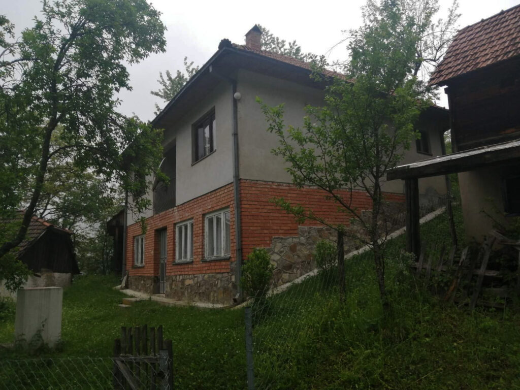 kuca-4-1024x768 Na prodaju kuća na Goliji