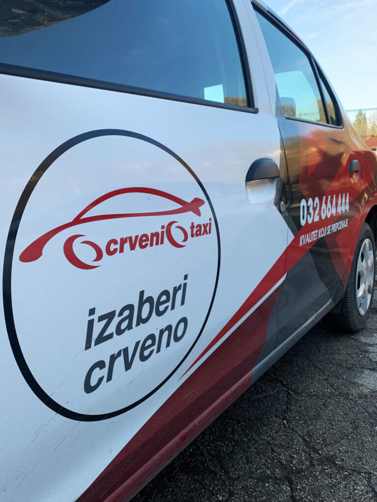 IL-Izaberi-crveno-crveni-taxi-768x1024 Najbolji, najpouzdaniji i najkvalitetniji CRVENI TAXI Ivanjica