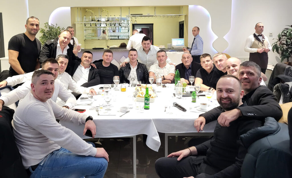 IL-Muzicari--1024x623 Na donatorskoj večeri za Vujketa prikupljeno preko dva miliona dinara (VIDEO)