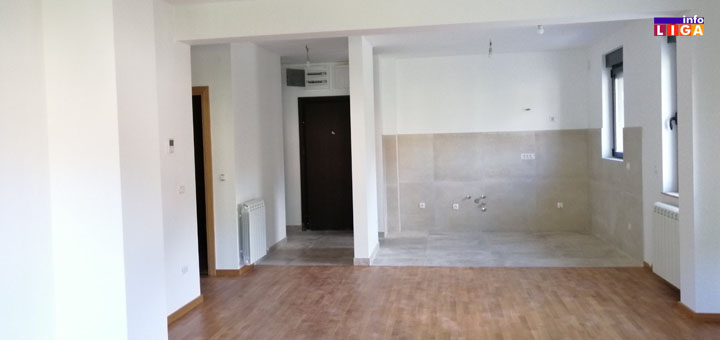 IL-stan-kuhinja Prodaje se trosoban stan u samom centru Ivanjice