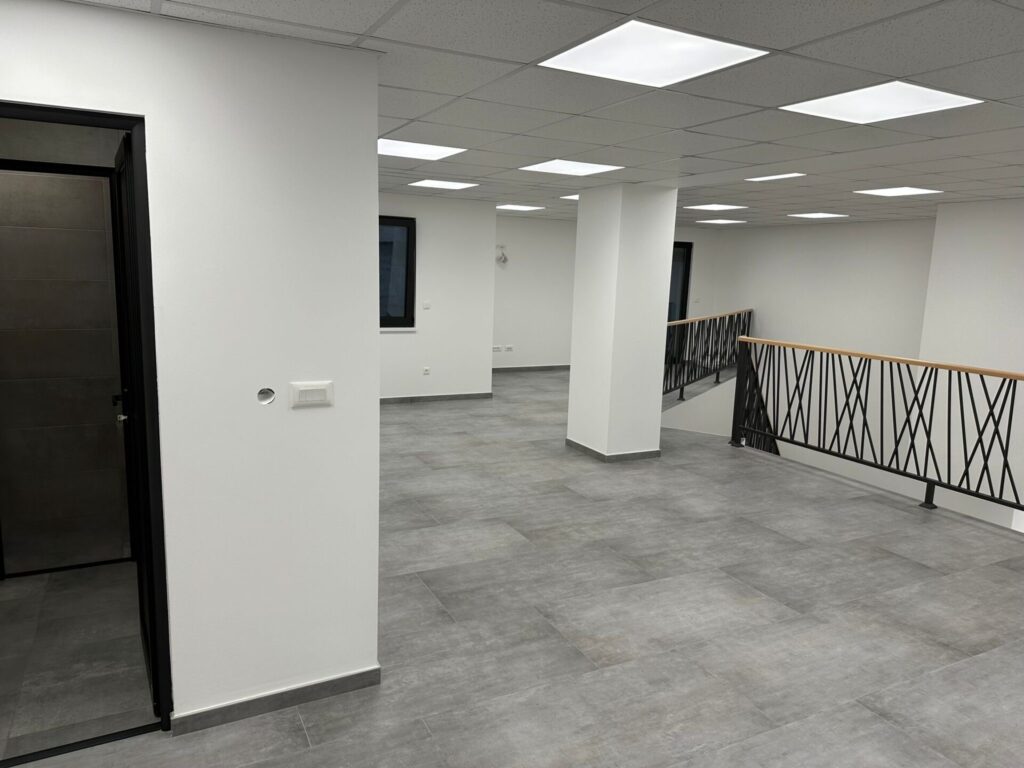 4-1-1024x768 Lokal za izdavanje u novoj zgradi u Ivanjici