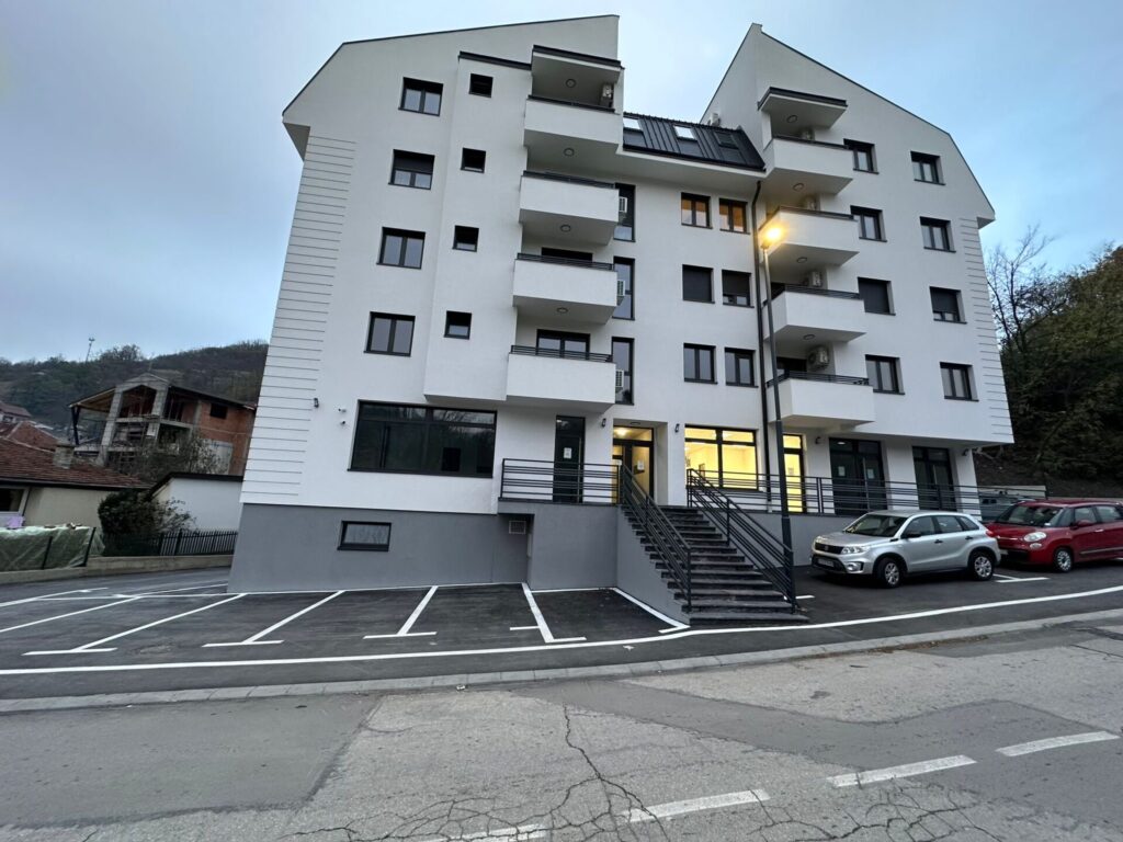 5-1-1024x768 Lokal za izdavanje u novoj zgradi u Ivanjici