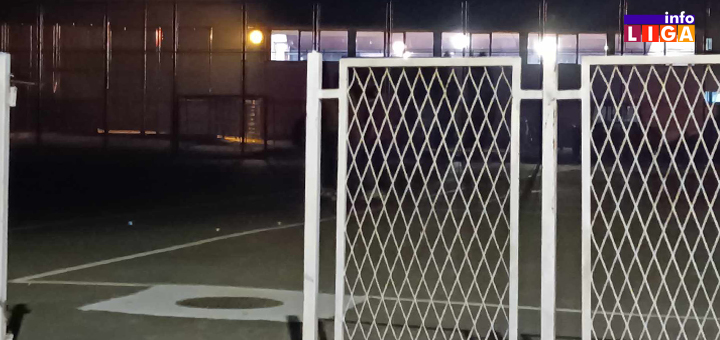 IL-Kapija-Gimnazija Kraj preskakanju ograde - otvorena kapija igrališta