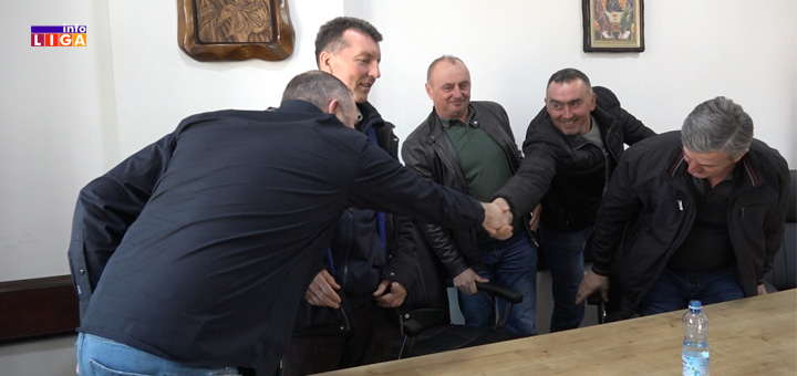 IL-Potpisivanje-ugovora- Potpisani ugovori za nove kilometre asfalta u ivanjičkoj opštini (VIDEO)