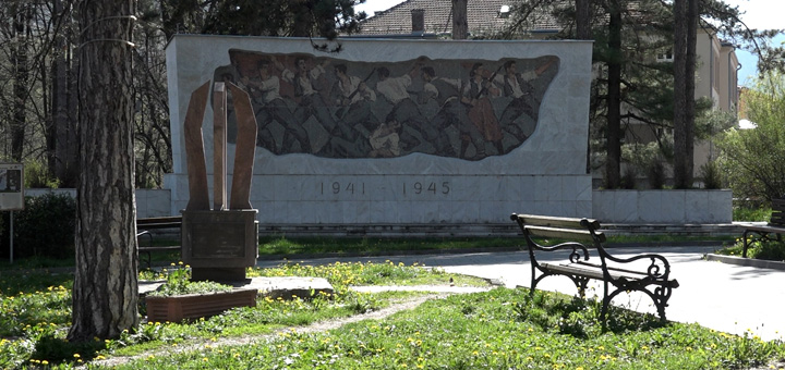 IL-Spomenik-Revolucije-Ivanjica- Šta je za Ivanjičane simbol ove varoši? (VIDEO)