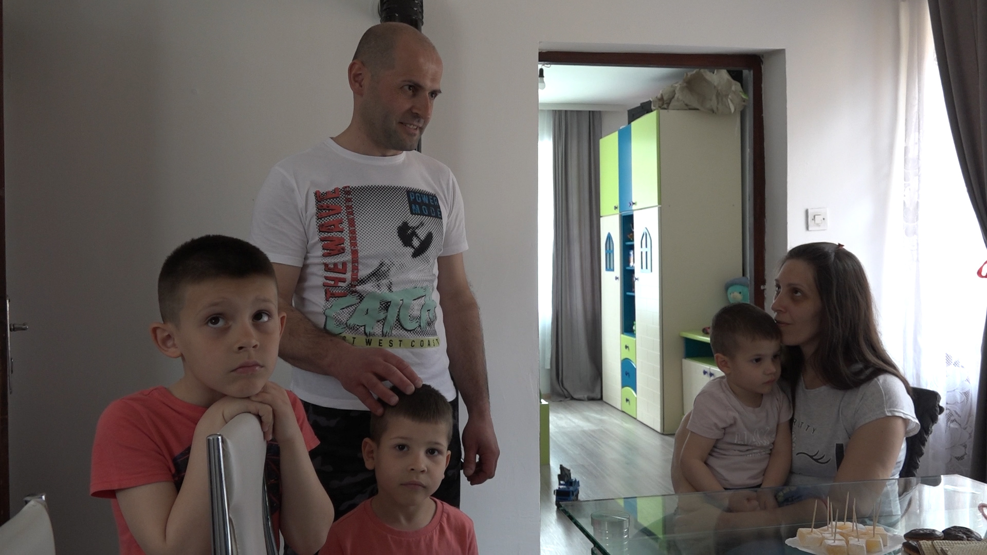 00194.MTS_.00_00_02_04.Still001 Spakovali kofere i u potrazi za boljim životom zaustavili se u Močiocima: "Zbogom velegrade" (VIDEO)