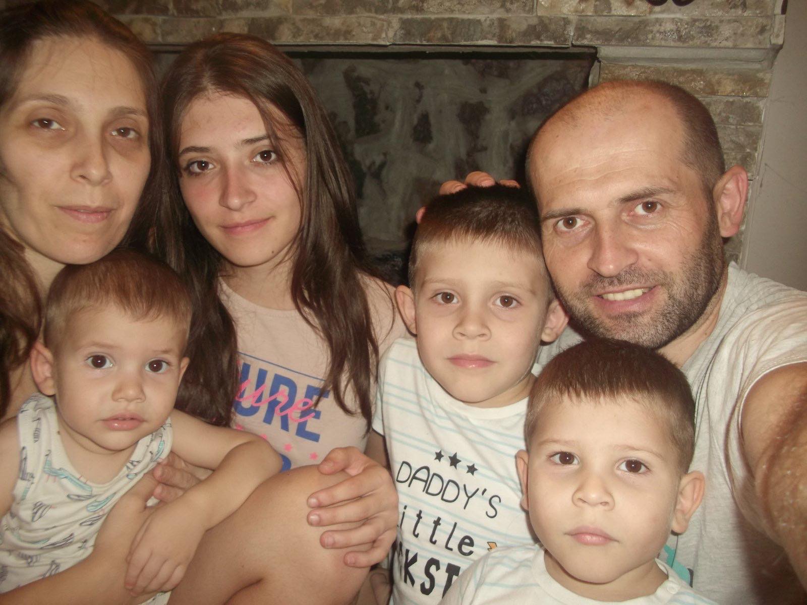 b313e85f-90c5-48e3-9c3d-7623ba525f3f Spakovali kofere i u potrazi za boljim životom zaustavili se u Močiocima: "Zbogom velegrade" (VIDEO)