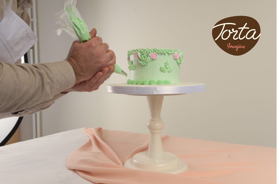 1-dekor Torta Ivanjica zapošljava