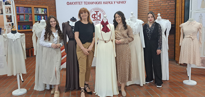 IL-Ccak-izlozba-tri Izložba prve generacije studenata studijskog programa Odevno inženjerstvo i dizajn - FTN Čačak