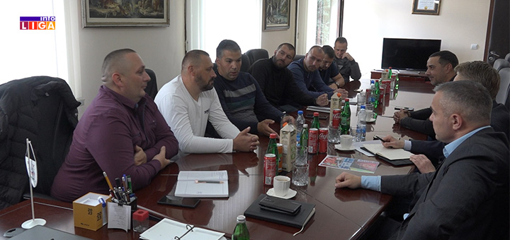 il-sastanak Ministar poljoprivrede Martinović na sastanku sa malinarima obećao pomoć (VIDEO)