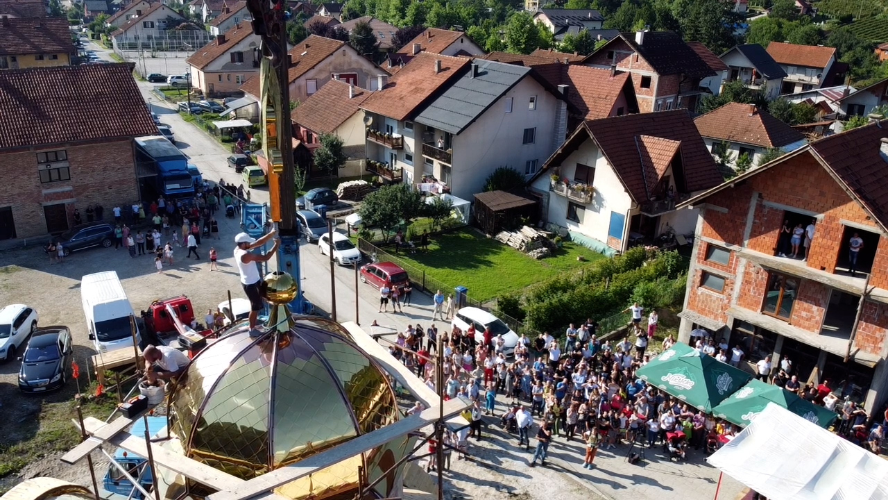 2024-06-29-17-18-55-163.mp4.00_00_18_23.Still001 Postavljen Časni krst na crkvu Svetog Despota Stefana Lazarevića u Bukovici (VIDEO)
