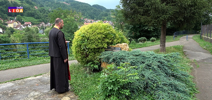 il-spomenik1-1 Vidovdan u Ivanjici obeležen polaganjem venaca na spomen obeležja stradalima (VIDEO)