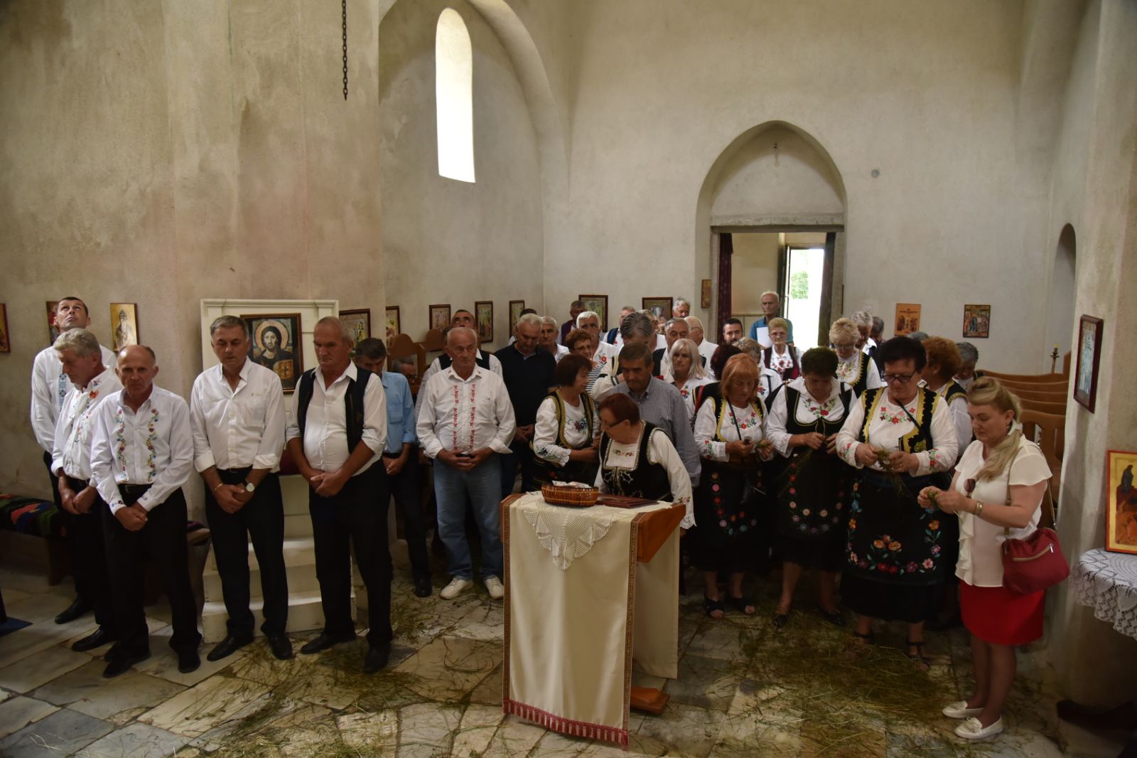 viber_slika_2024-06-27_22-11-46-770 Osmi sabor  „Svete trojice“ u Pridvorici okupio brojne pevačke grupe i čuvare tradicije