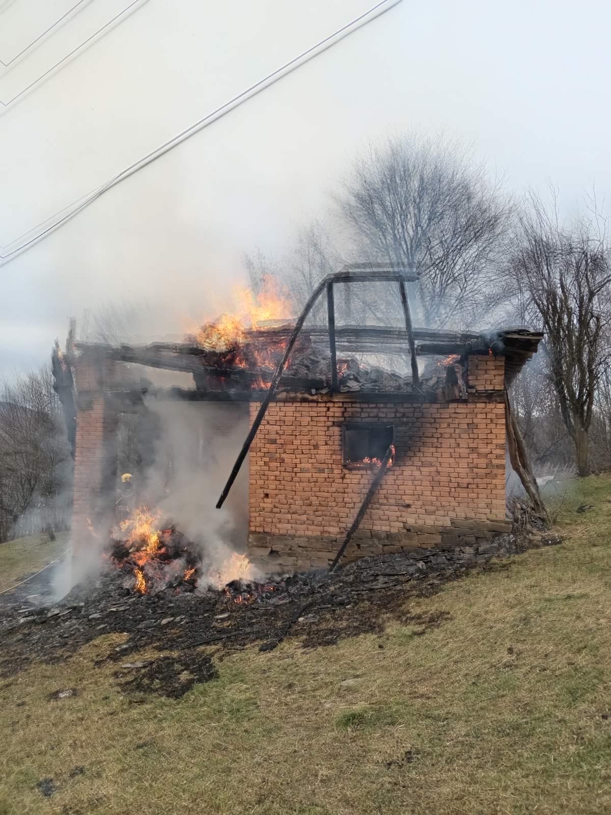 IMG_5544 Požar u zaseoku Mana: Izgorela štala, nema povređenih