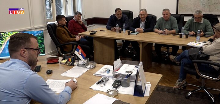 IL-Sasatanak-direktora-skola-sa-predsednikom-osptine-Ivanjica Sastanak predsednika opštine Ivanjica sa direktorima škola (VIDEO)