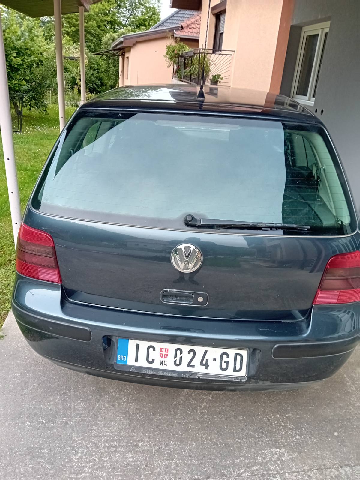 IMG-5c5b16282e350a144dfc54fca46a1705-V Na prodaju Golf 4