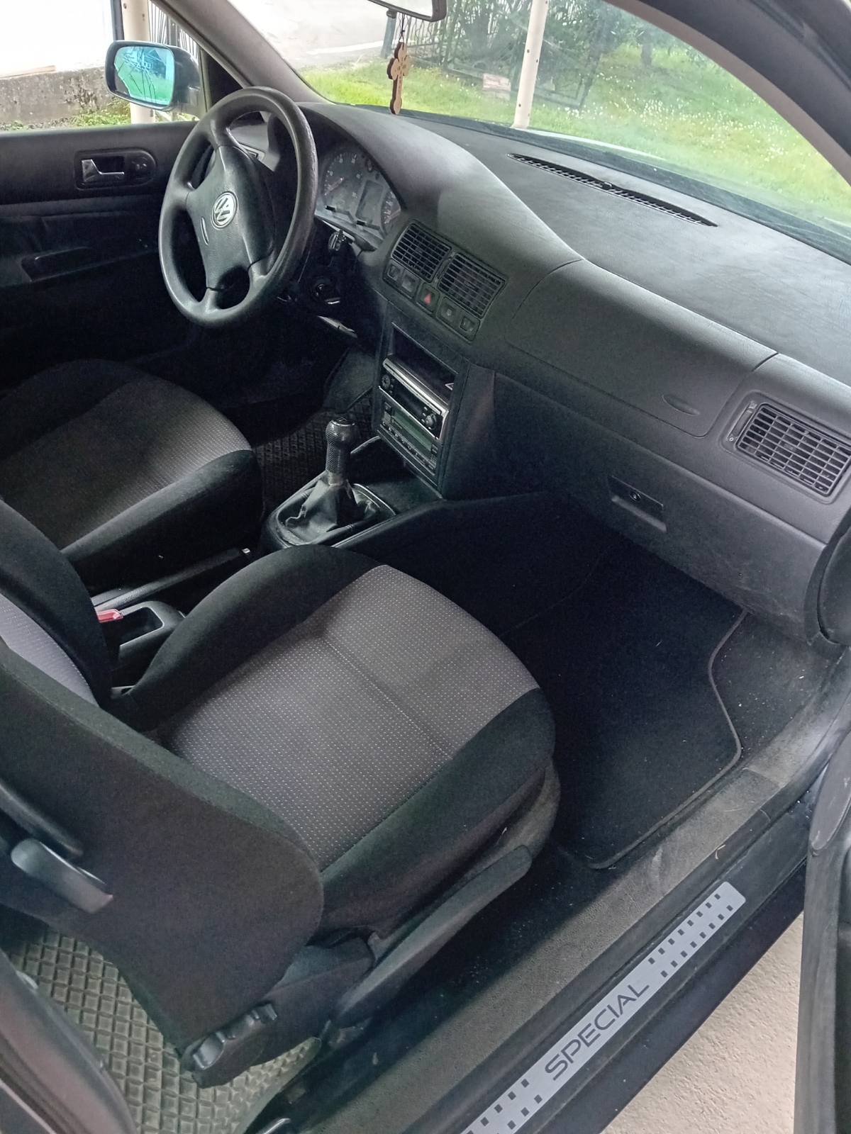 IMG-c718143f33e3ad799cd47c7545d08b1f-V Na prodaju Golf 4