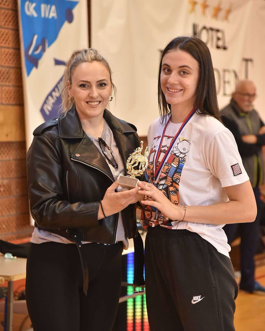 6ce7417a-e0d7-425e-bee7-1ee4c40541d4 Ivanjička odbojka čuva sećanje na legende – Održan II Memorijalni turnir „Mošo i Stevan“ (VIDEO)