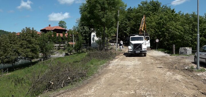 IL-Galovske-strane-1 Asfaltira se 3,5 kilometara puta u Galovskim stranama (VIDEO)