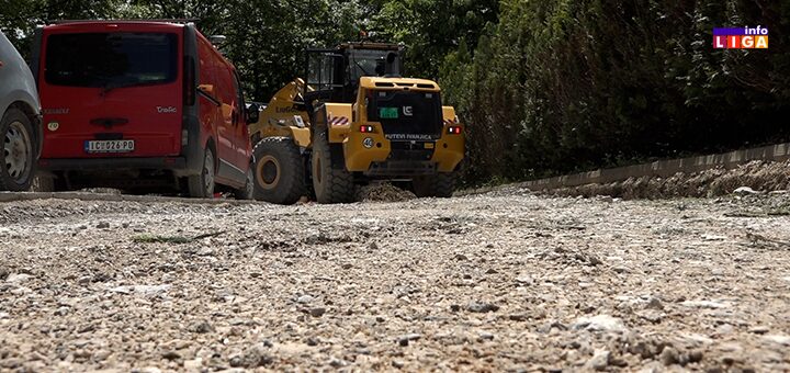 IL-Galovske-strane Asfaltira se 3,5 kilometara puta u Galovskim stranama (VIDEO)