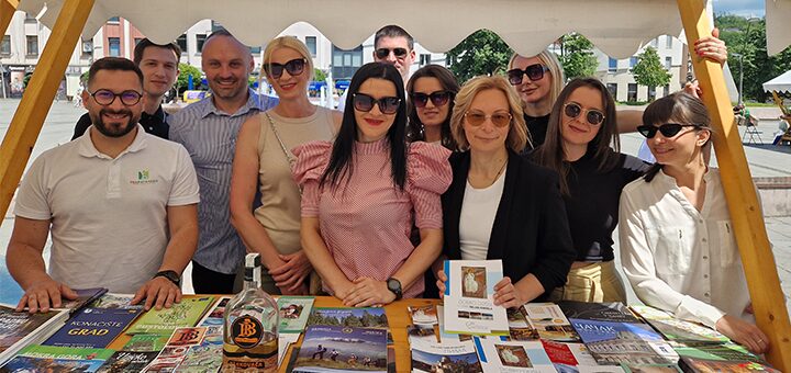 IL-TUZLA-2025 Turistička organizacija opštine Ivanjica predstavila svoju ponudu na manifestaciji "Proleće u Tuzli"