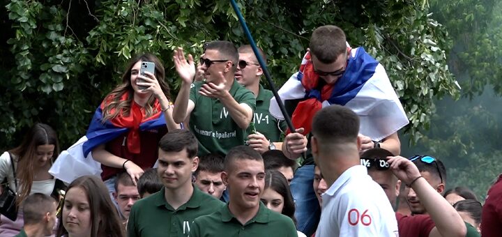 IL-Tehnicka-skola-Ivanjica-maturanti Maturanti Tehničke škole slavili u gradskom parku uz trubače (VIDEO)