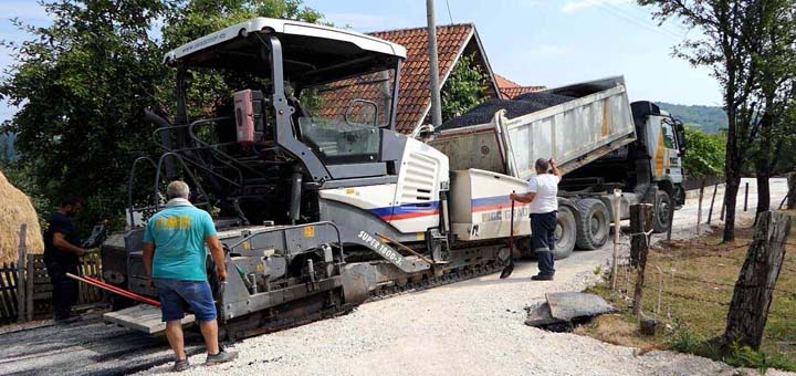 IL-Dragacevo-asfaltiranje-sva Počelo asfaltiranje u Dragačevu – preko 30 kilometara puteva po sistemu 3:1