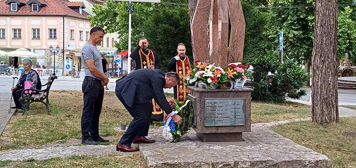 IL-Polaganje-venaca-1 Vidovdan obeležen u Ivanjici: Pomen junacima i polaganje venaca