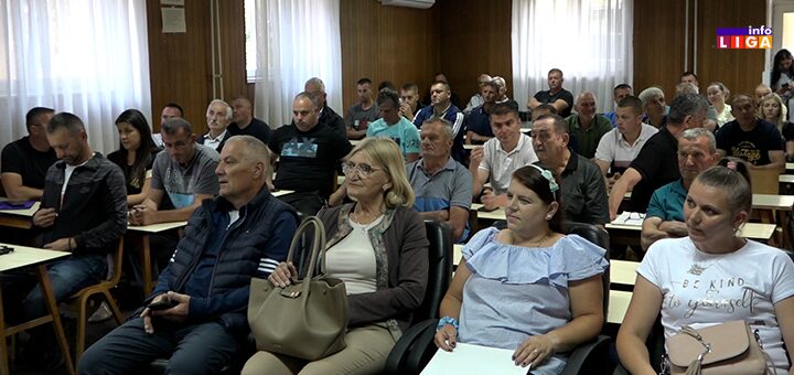IL-Poljoprivrednici-subvencije- Nova podrška za poljoprivredu: Potpisani ugovori o subvencijama u Ivanjici (VIDEO)