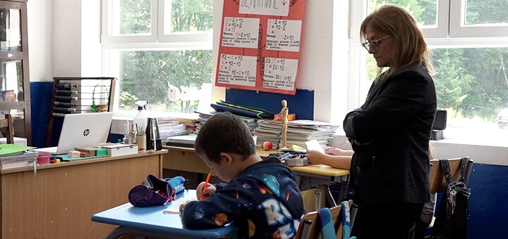 IL-Snezana-Prokovic-Kovilje Učiteljica Snežana – žena koja je troje dece rodila, jedno izabrala srcem, a stotine podučila ljubavlju (VIDEO)