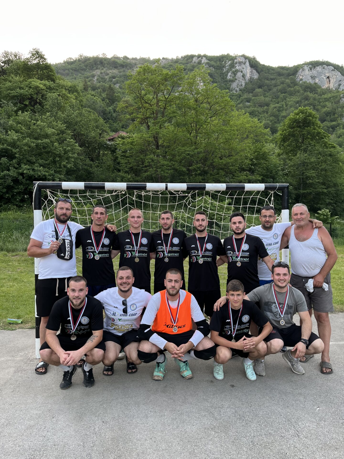 image1 Turnir u malom fudbalu u Močiocima okupio 12 ekipa i sjajnu publiku – prvo mesto odnela Velika Župa (VIDEO)