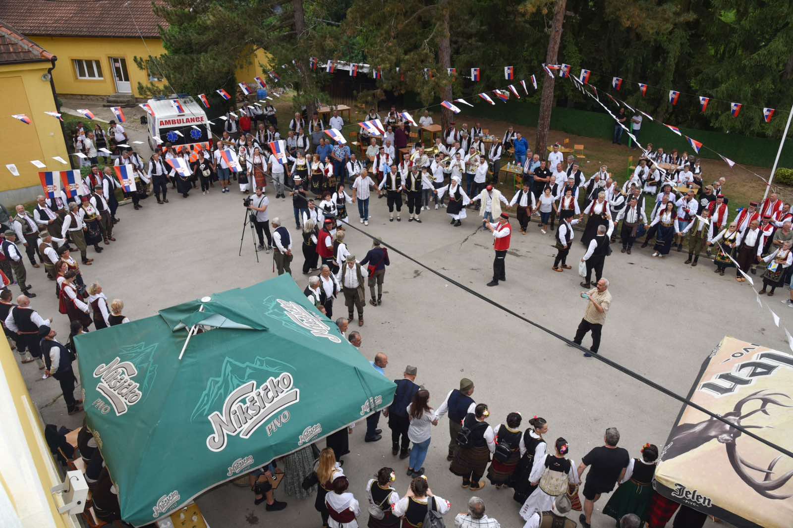 2025-kod-skole 22. Festival izvorne srpske pesme “Prilike 2025“ -Pehari za najbolje pevanje otišli u Prijedor i Plužine!