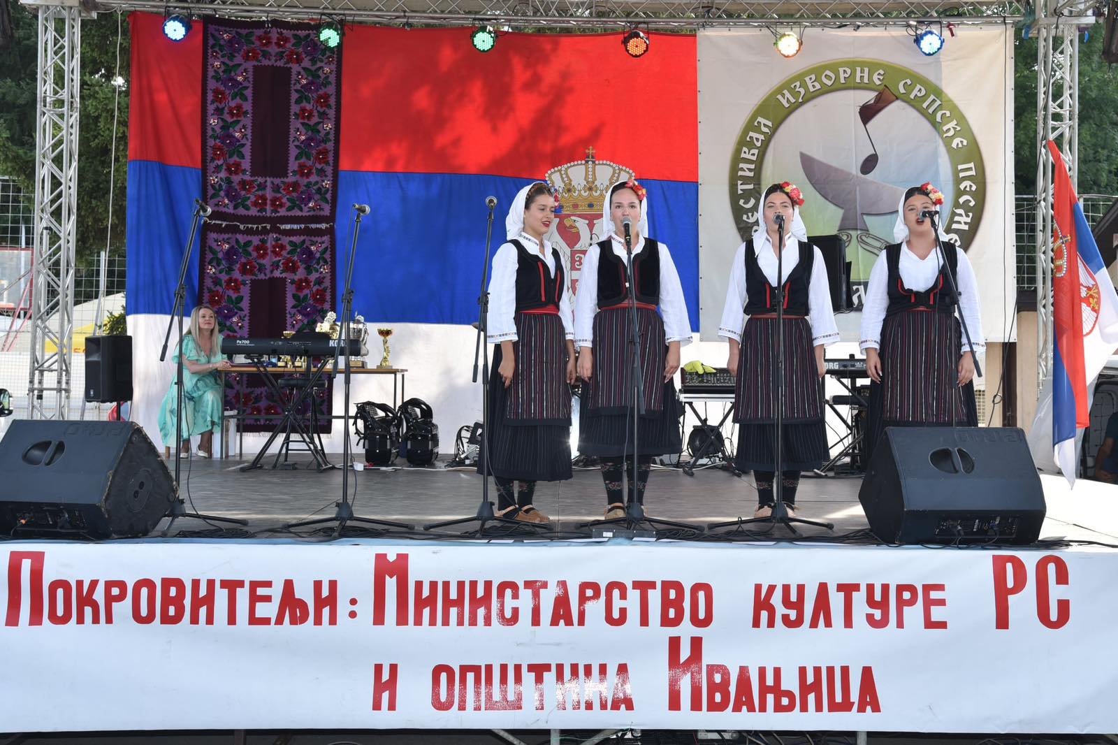 2025-prijedorcanke 22. Festival izvorne srpske pesme “Prilike 2025“ -Pehari za najbolje pevanje otišli u Prijedor i Plužine!