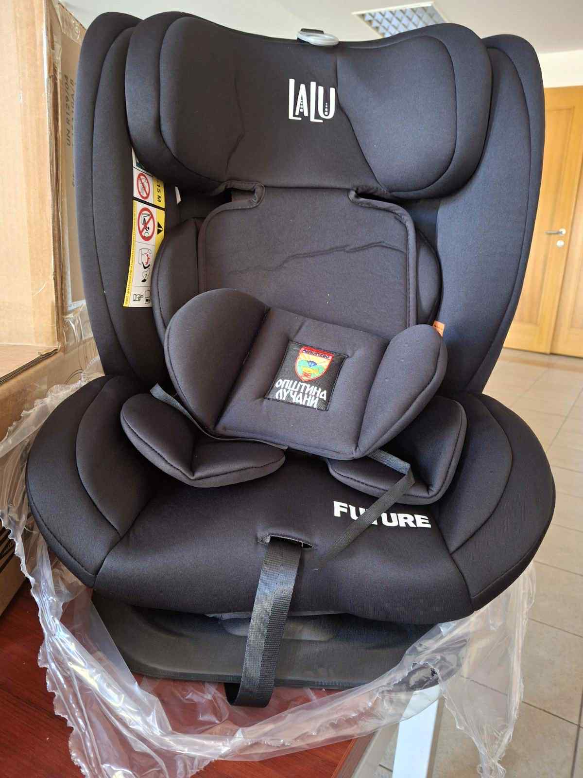 IL-Sedista-za-decu-Lucani Lučani nastavljaju sa podrškom porodicama – podeljena dečija sedišta, nove mere pomoći