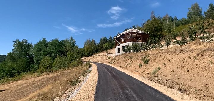 IL-asfaltiranje-botorici Asfaltiran put u Opaljeniku – četiri kilometra novog asfalta ka Botorićima (VIDEO)