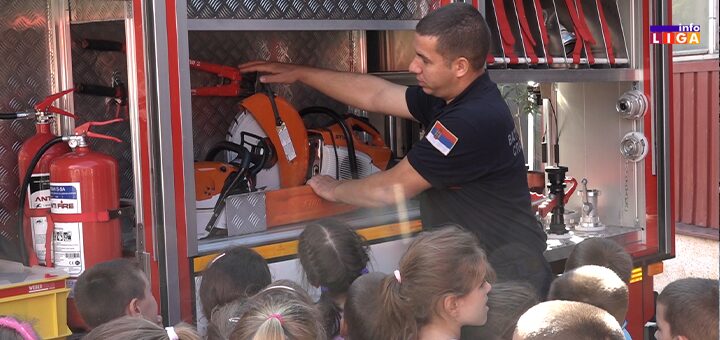 IL-Ivanjica-Dan-sektora-za-vanredne-situacije Uoči Dana Sektora za vanredne situacije - druženje vatrogasaca i dece u Ivanjici (VIDEO)