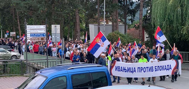 IL-ivanjica-protiv-blokada Sinoć u Ivanjici  prvi put održana šetnja pod nazivom ‘’Građani protiv blokada’