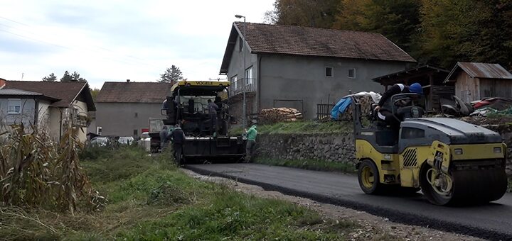 IL-Prisoje-asfalt-1 Bolja povezanost za meštane Prisoja: asfaltiran putni pravac iz Prilika (VIDEO)