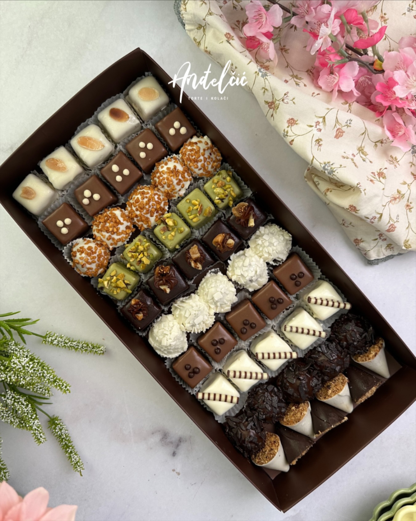 andjelcic-kolaci-7 Vi slavite, mi sladimo – poručite slavske kolače iz poslastičarnice „Anđelčić“