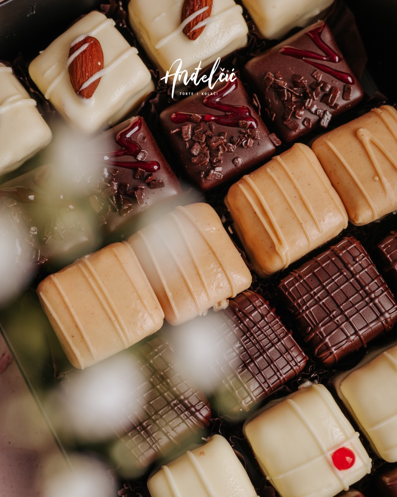 andjelcic-kolaci-9 Vi slavite, mi sladimo – poručite slavske kolače iz poslastičarnice „Anđelčić“