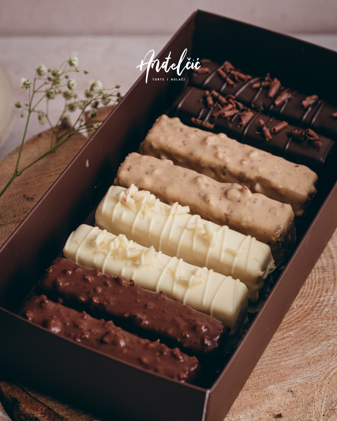 andjelcic-kolaci-9f Vi slavite, mi sladimo – poručite slavske kolače iz poslastičarnice „Anđelčić“