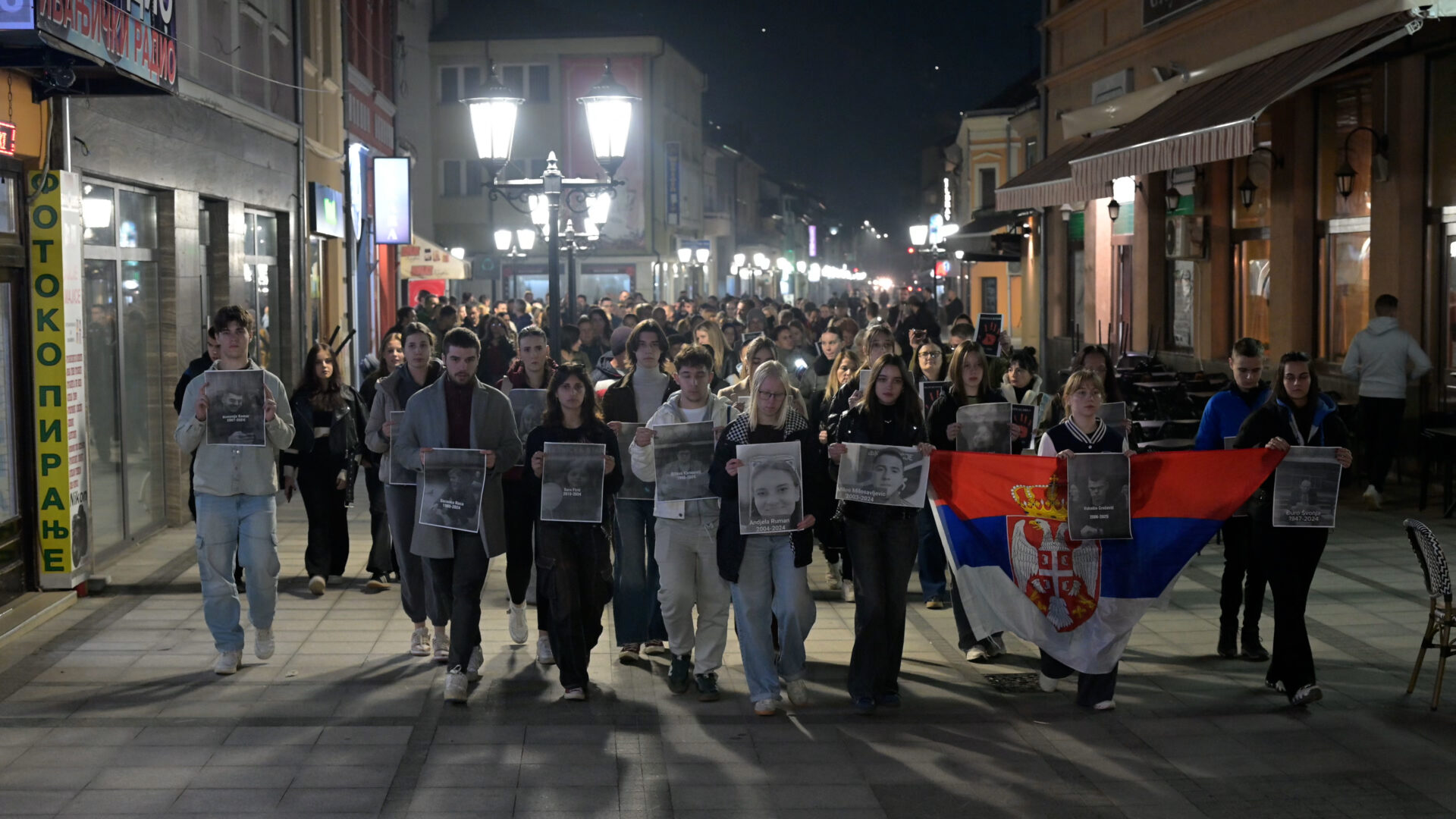 DSC_0346.MOV.00_00_00_00.Still001 Sećanje na žrtve tragedije u Novom Sadu: Ivanjica obeležila godišnjicu šesnaestominutnom ćutnjom (VIDEO)