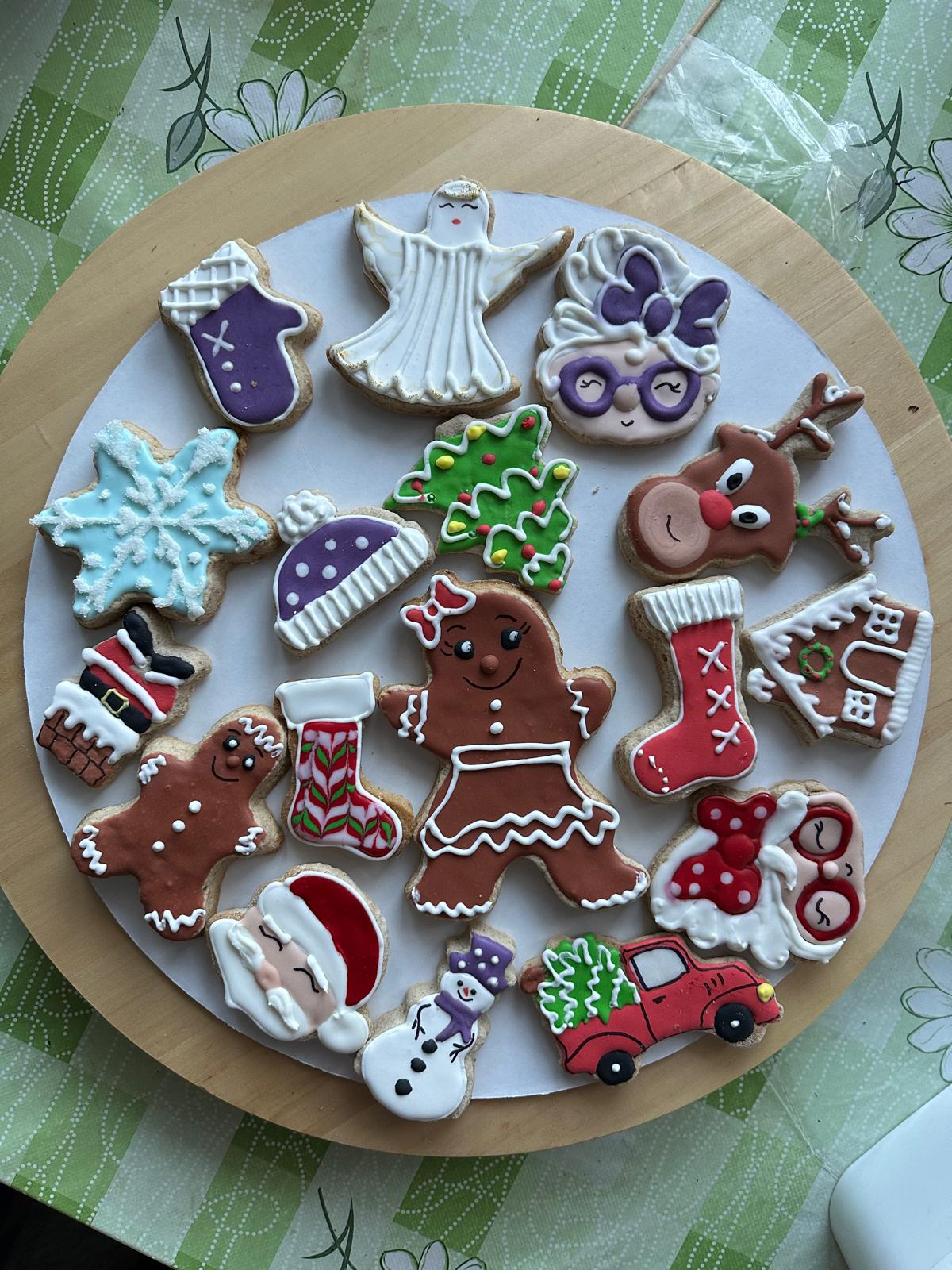 IMG-20251223-WA0001 Poručite slatke praznične čarolije - MIA SLATKISI