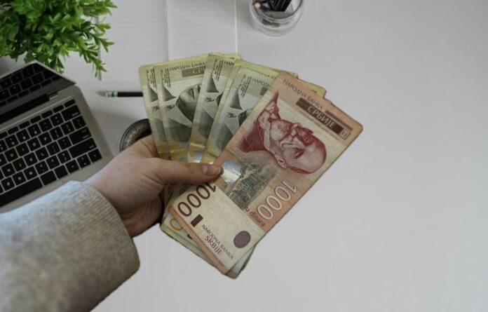 Akvizicija-vizual-1-696x445-1 Svako može! Jednostavna prijava – OVDE PREUZMI 26.000 DINARA!