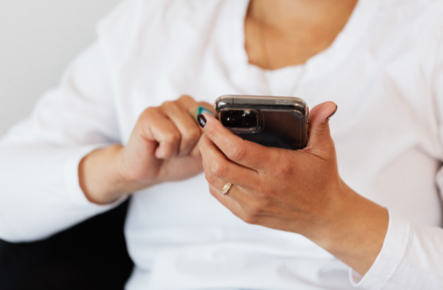 Naslovna-fotografija SAMO ZA PUNOLETNE GRAĐANE – OVDE PREUZMI ČAK 26.000 DINARA!